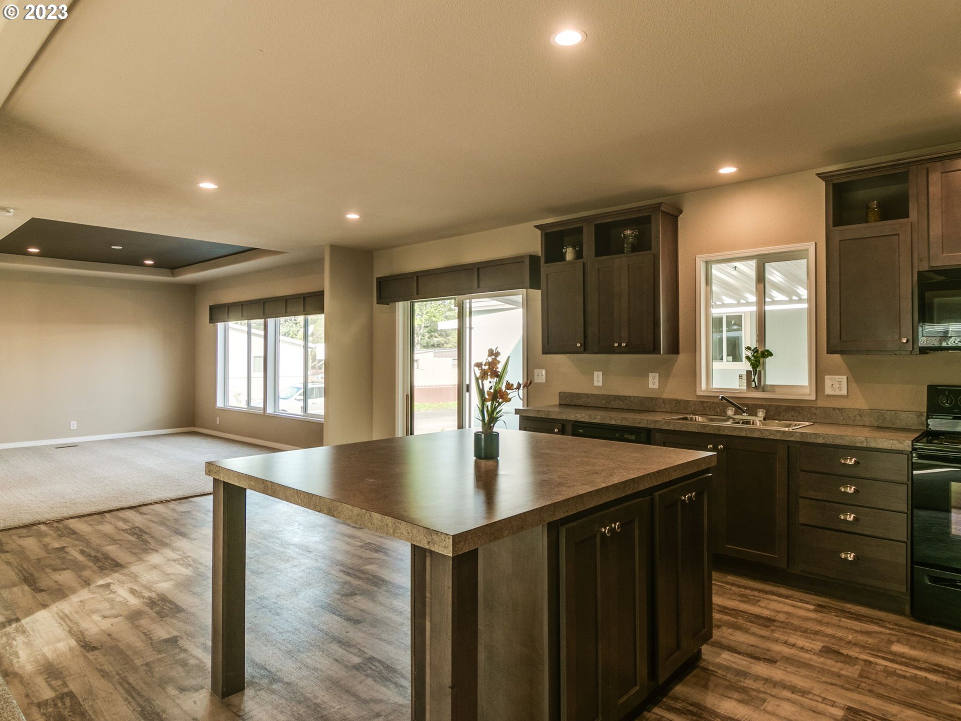 18780 South Central Point Road, Unit D Oregon City, OR 97045 - Photo 8 of 28 Gallery Image 8