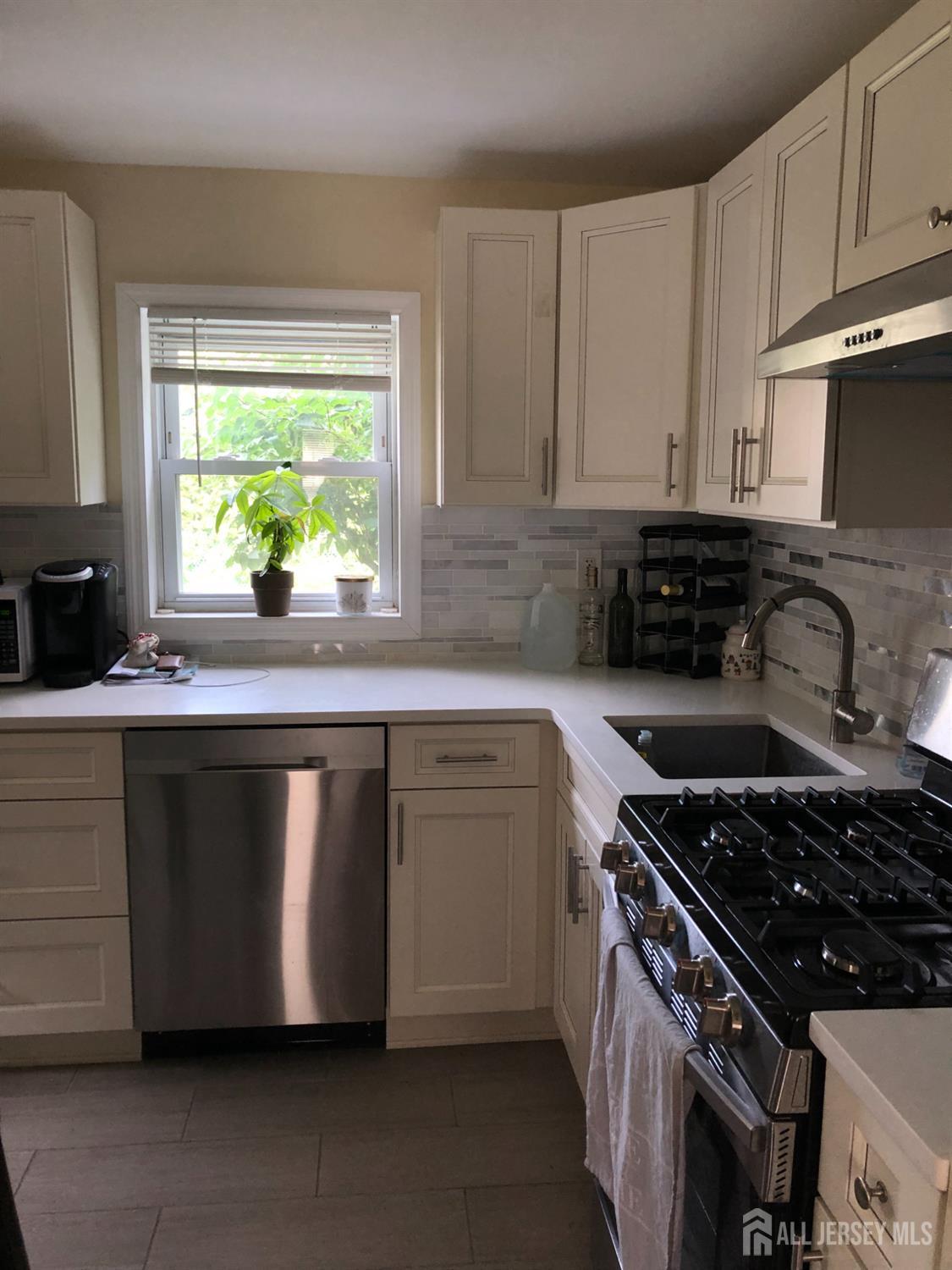 53 Coolidge Avenue Edison, NJ 08837 - Photo 1 of 6