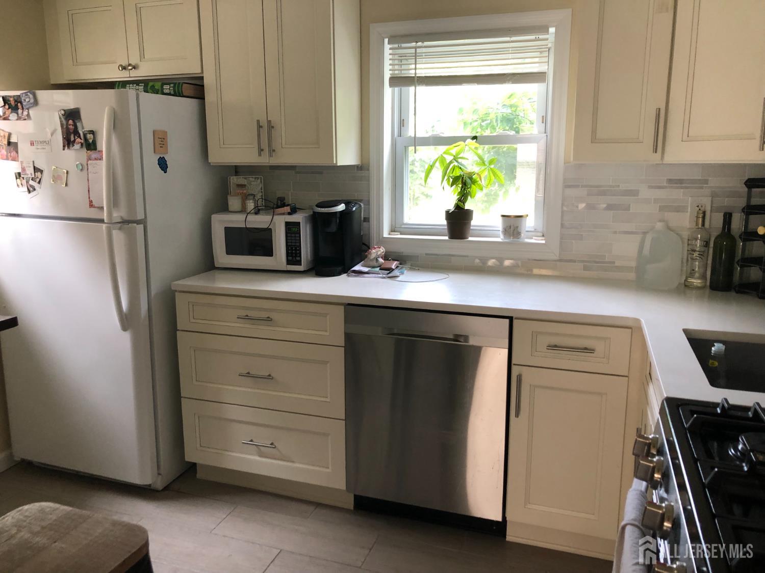 53 Coolidge Avenue Edison, NJ 08837 - Photo 2 of 6