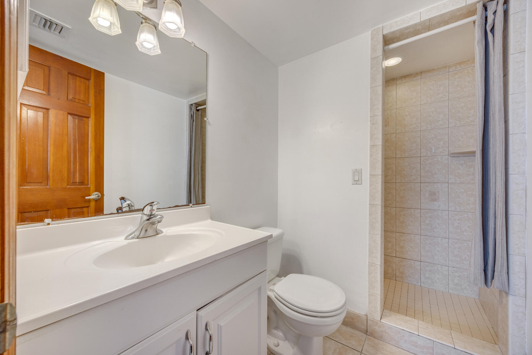 32 Hilton Haven Road, Unit 5 Key West, FL 33040 - Photo 25 of 35 Ensuite bathroom