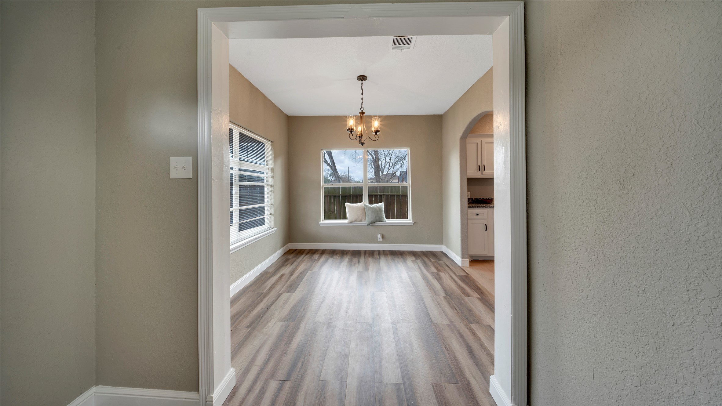 8214 Peekskill Lane Houston, TX 77075 - Photo 5 of 26