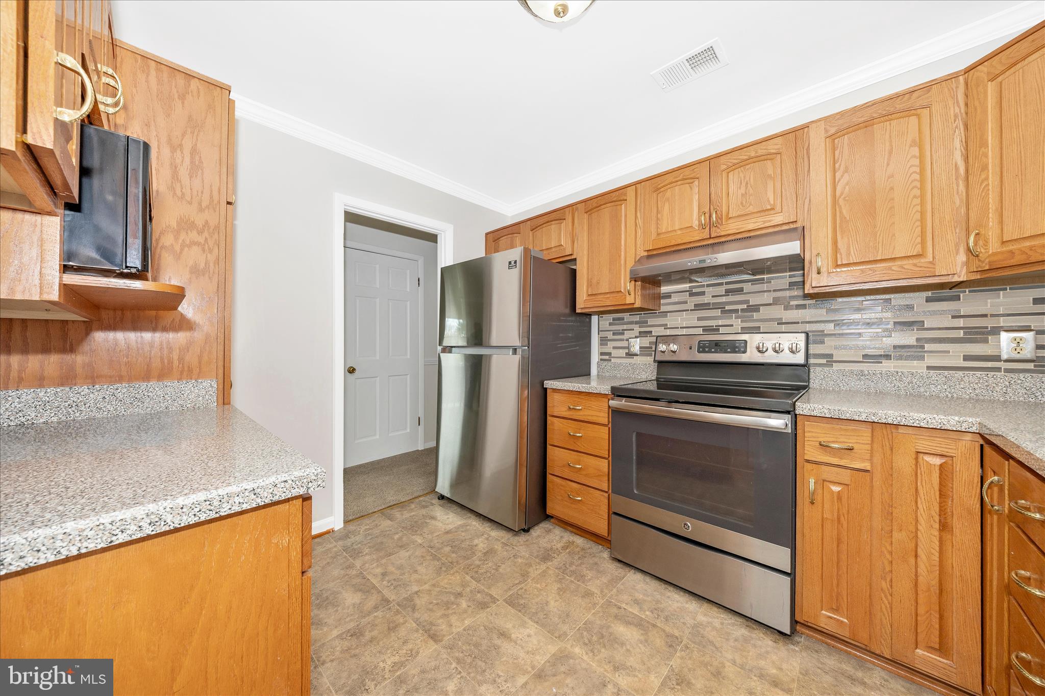 6802 Ruhland Drive Frederick, MD 21702 - Photo 11 of 52 Kitchen