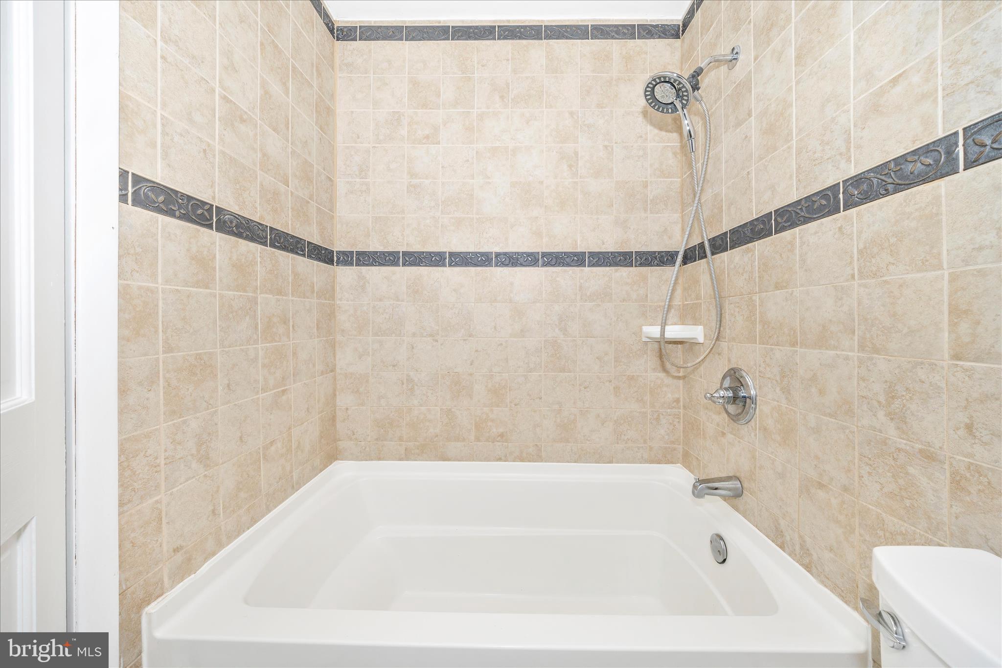 6802 Ruhland Drive Frederick, MD 21702 - Photo 29 of 52 Hall Bathroom