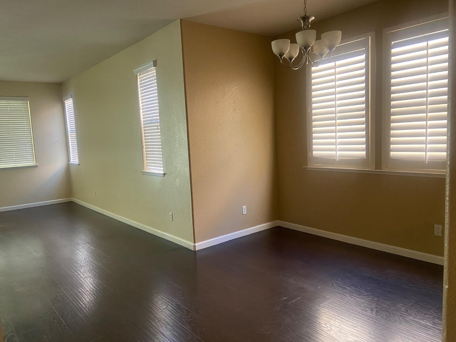 2165 North Sunny Lane Reedley, CA 93654 - Photo 5 of 26 Gallery Image 5