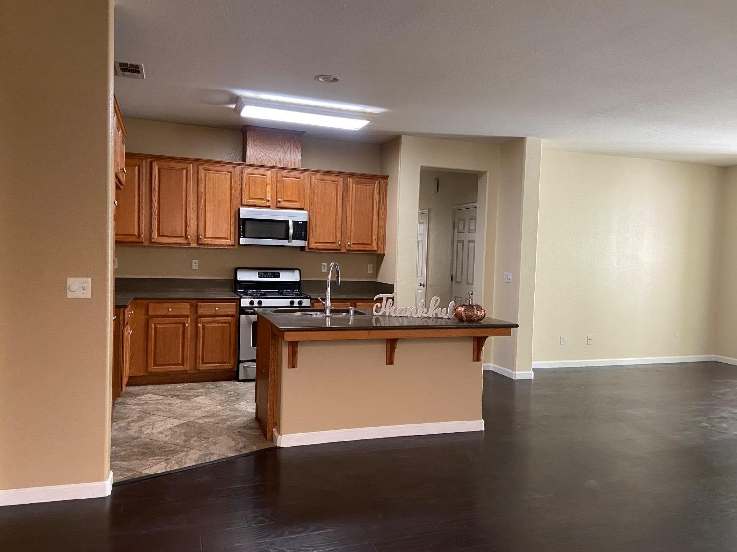 2165 North Sunny Lane Reedley, CA 93654 - Photo 8 of 26 Gallery Image 8