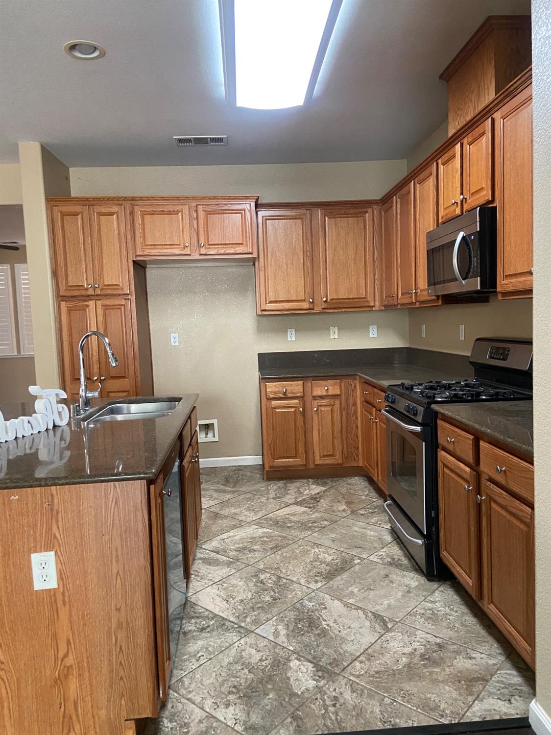 2165 North Sunny Lane Reedley, CA 93654 - Photo 10 of 26 Gallery Image 10