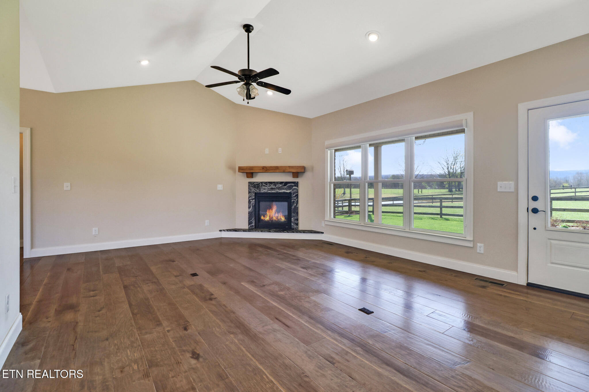 352 Eli Ford Road Crossville, TN 38571 - Photo 5 of 52 if1a1487-if1a1491_optional