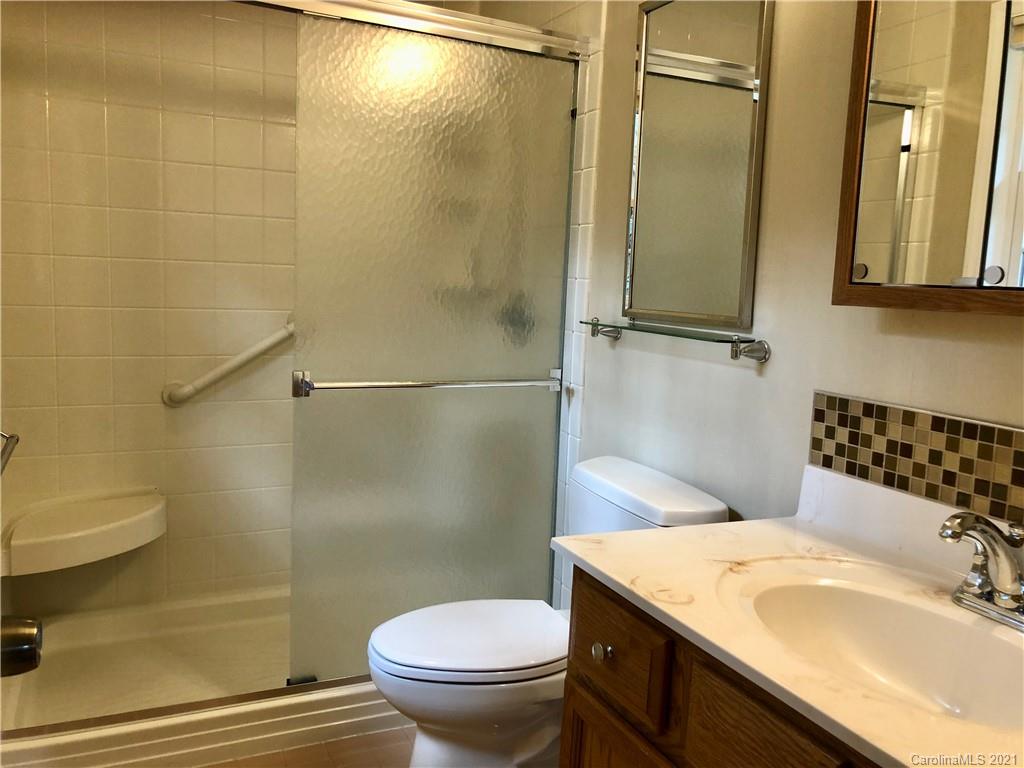 1652 Brookside Camp Road Hendersonville, NC 28792 - Photo 19 of 35 Gallery Image 19
