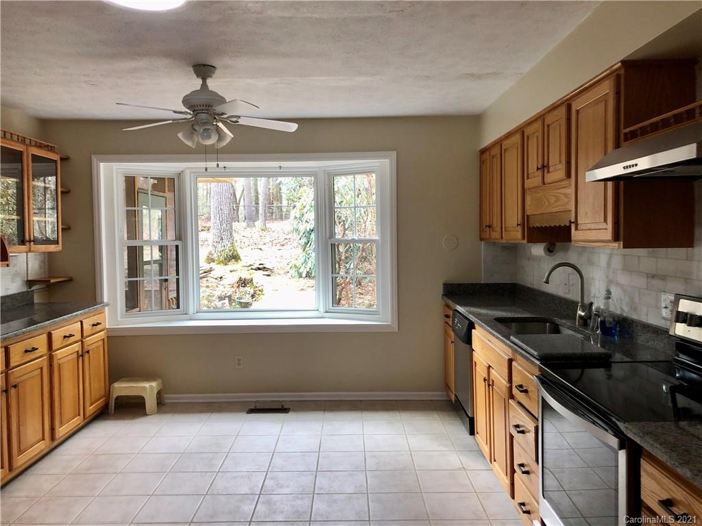 1652 Brookside Camp Road Hendersonville, NC 28792 - Photo 6 of 35 Gallery Image 6