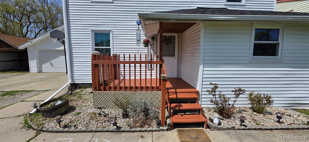 5404 Wexford Road Lansing, MI 48911 - Photo 2 of 40 Gallery Image 2