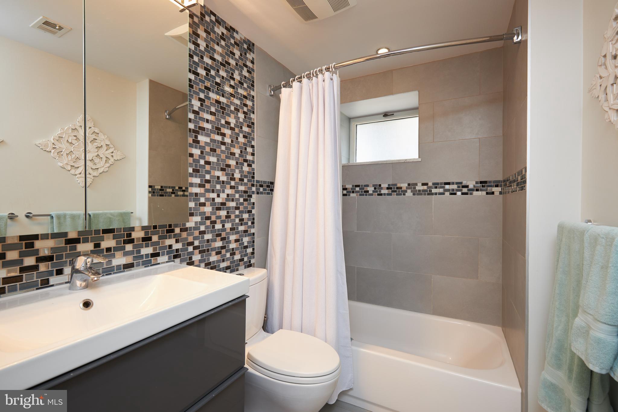 1619 R Street Northwest, Unit LL3 Washington, DC 20009 - Photo 8 of 12