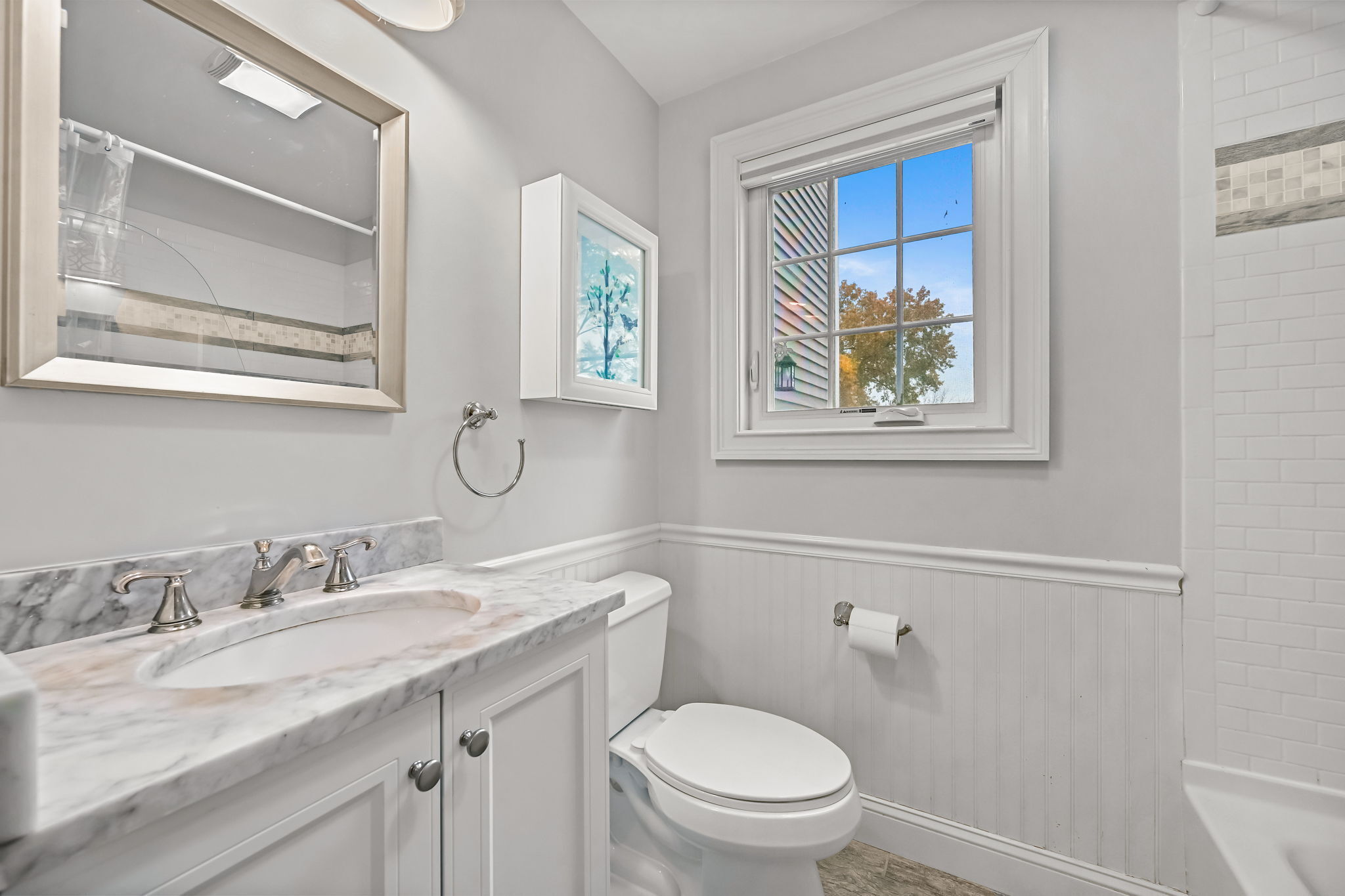 51 Country Road Fairfield, CT 06824 - Photo 32 of 38 Main level full bathroom with shower tub combination