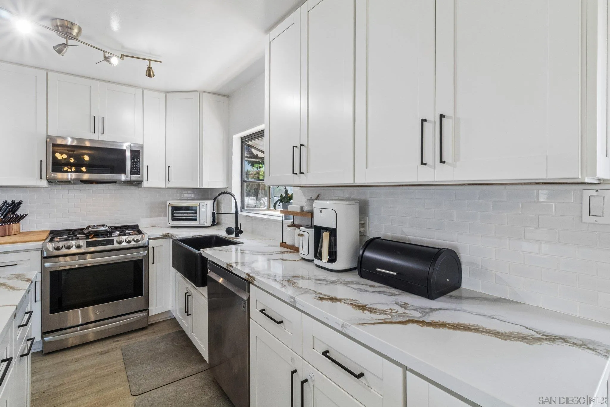 9239 Bellagio Road Santee, CA 92071 - Photo 15 of 60