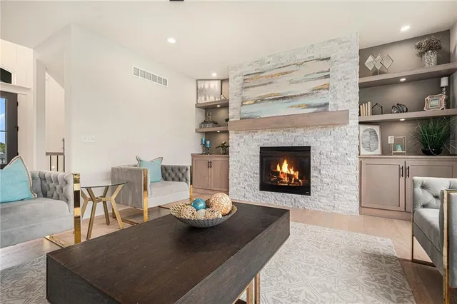 $679,900 | 3141 Southwest Summit View Trail, Lee's Summit, MO 64082