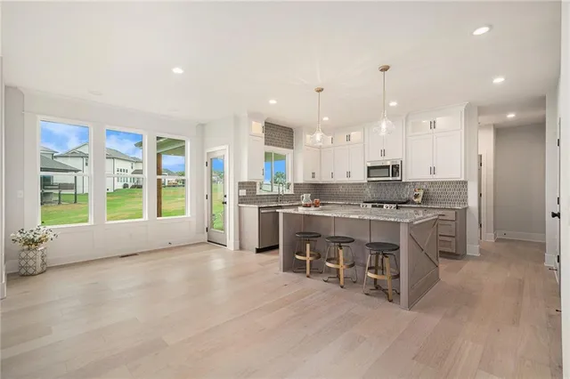 $679,900 | 3141 Southwest Summit View Trail, Lee's Summit, MO 64082