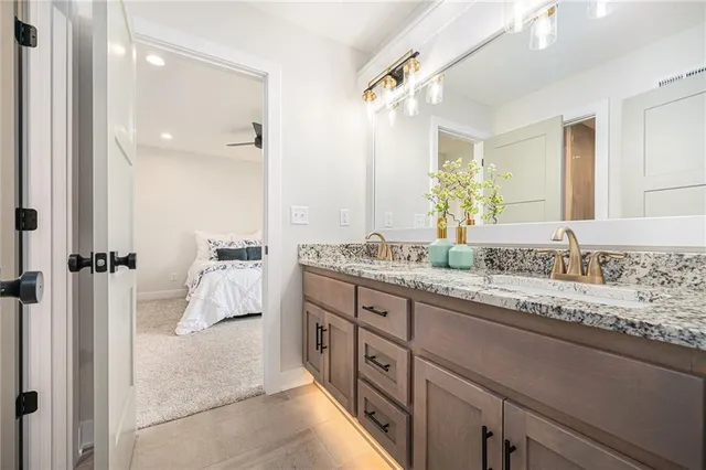 $679,900 | 3141 Southwest Summit View Trail, Lee's Summit, MO 64082