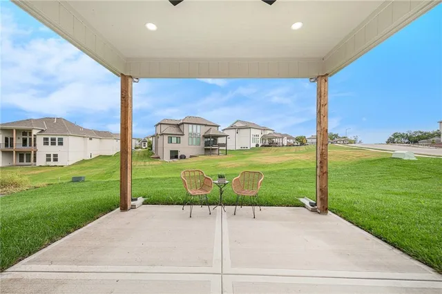 $679,900 | 3141 Southwest Summit View Trail, Lee's Summit, MO 64082