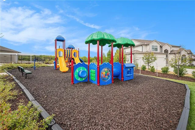 $679,900 | 3141 Southwest Summit View Trail, Lee's Summit, MO 64082