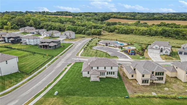 $679,900 | 3141 Southwest Summit View Trail, Lee's Summit, MO 64082