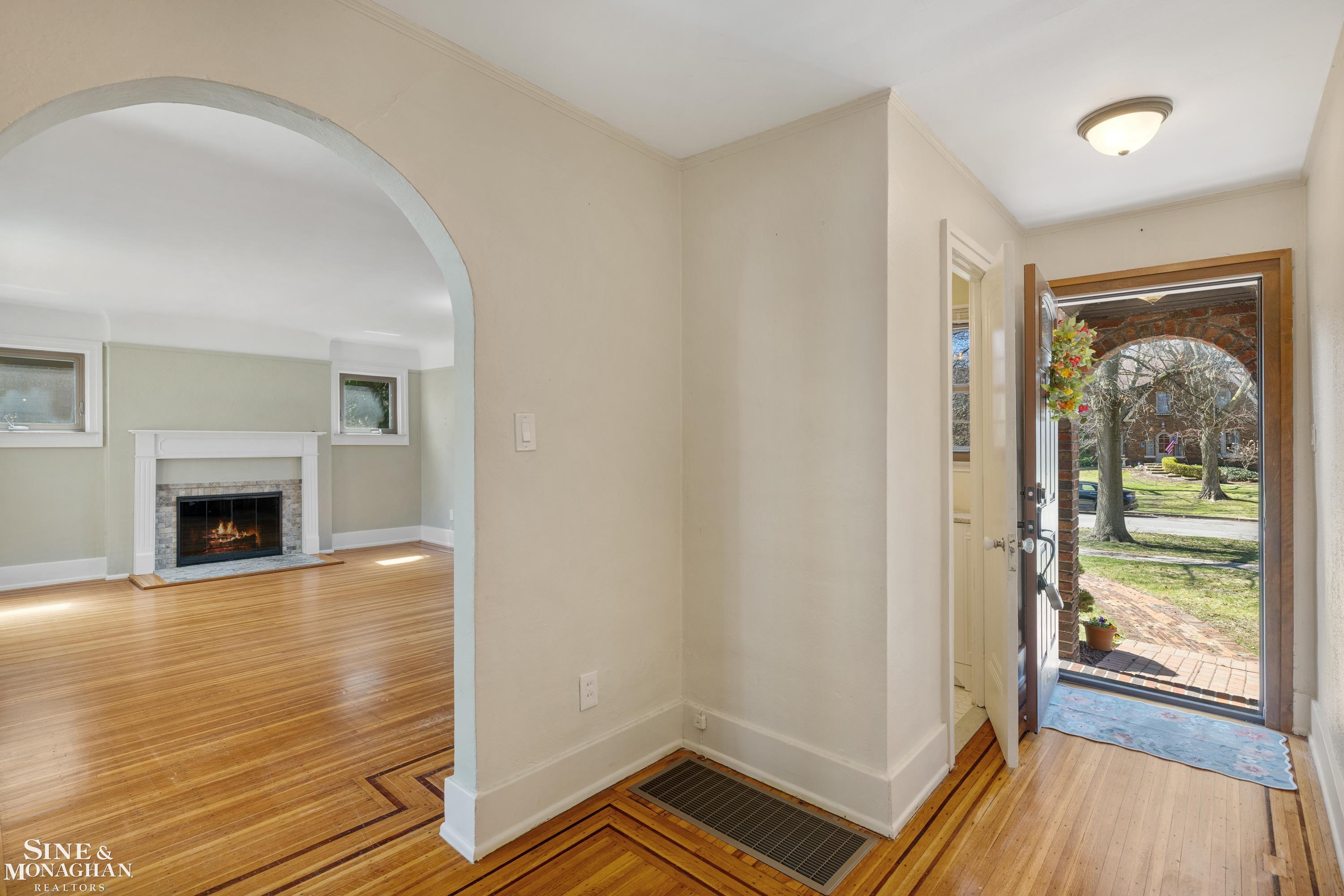1410 Yorkshire Road Grosse Pointe Park, MI 48230 - Photo 5 of 72