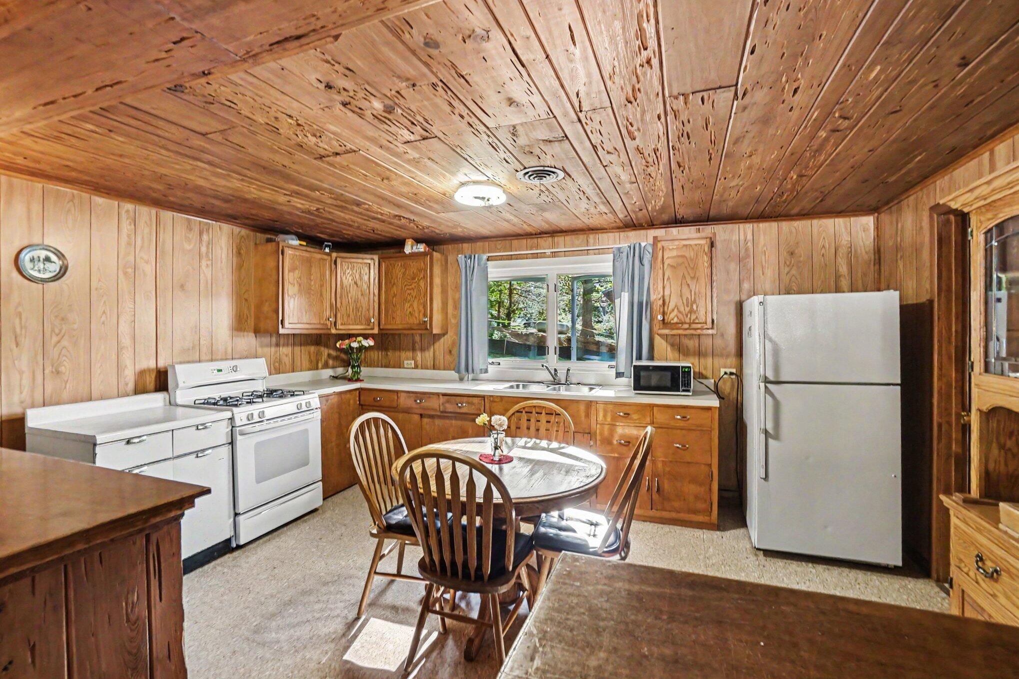 5207 East High Tower Lake Road Hesperia, MI 49421 - Photo 10 of 32 013_file_4621