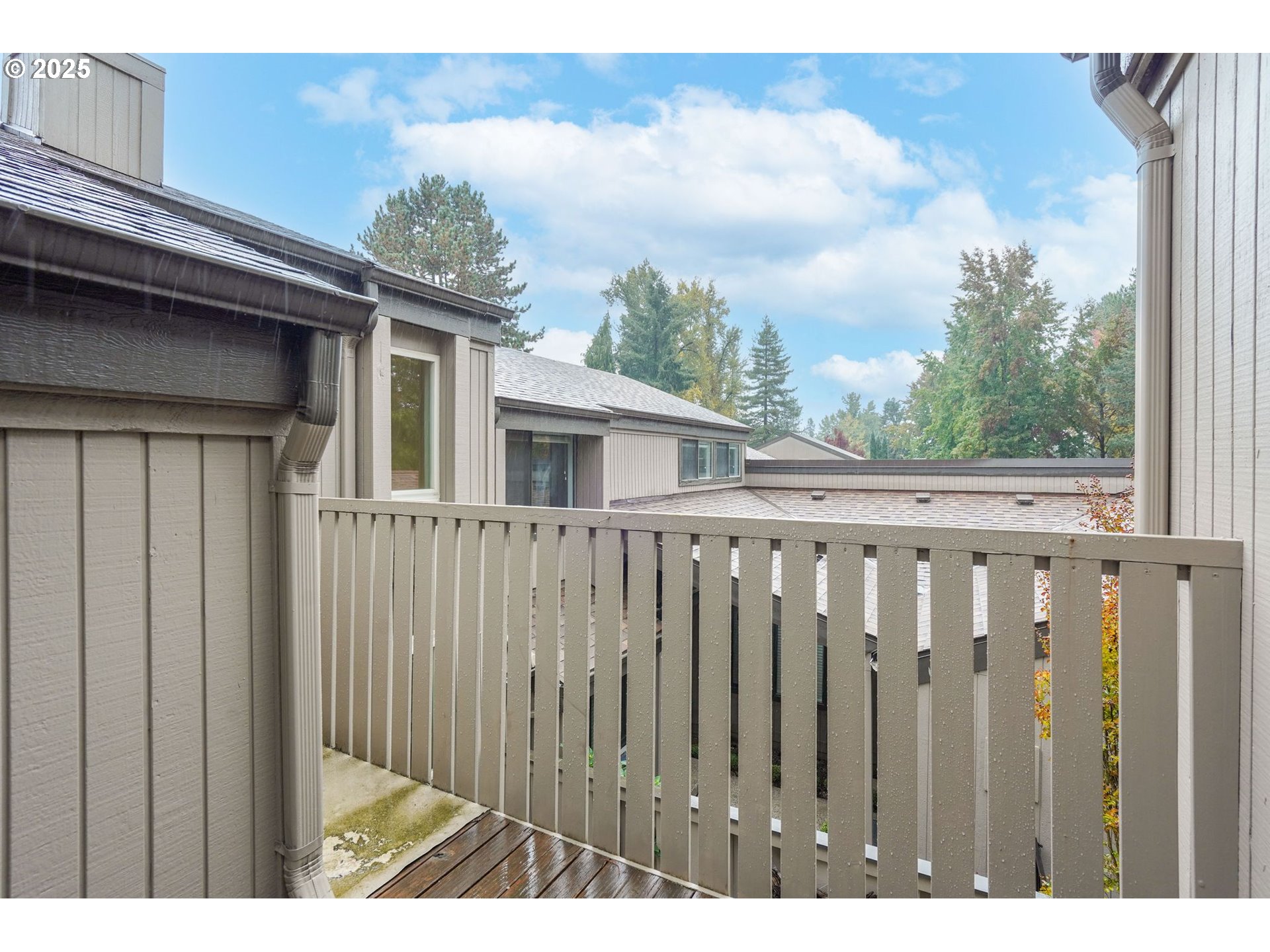6679 Huntington Circle Southeast Salem, OR 97306 - Photo 35 of 45 a view of a house with a wooden fence