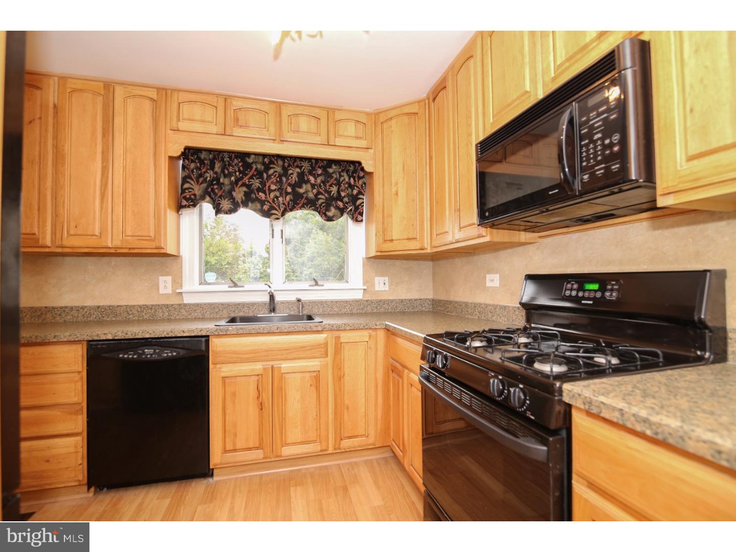 3 Green Tree Road Stratford, NJ 08084 - Photo 5 of 15 Kitchen
