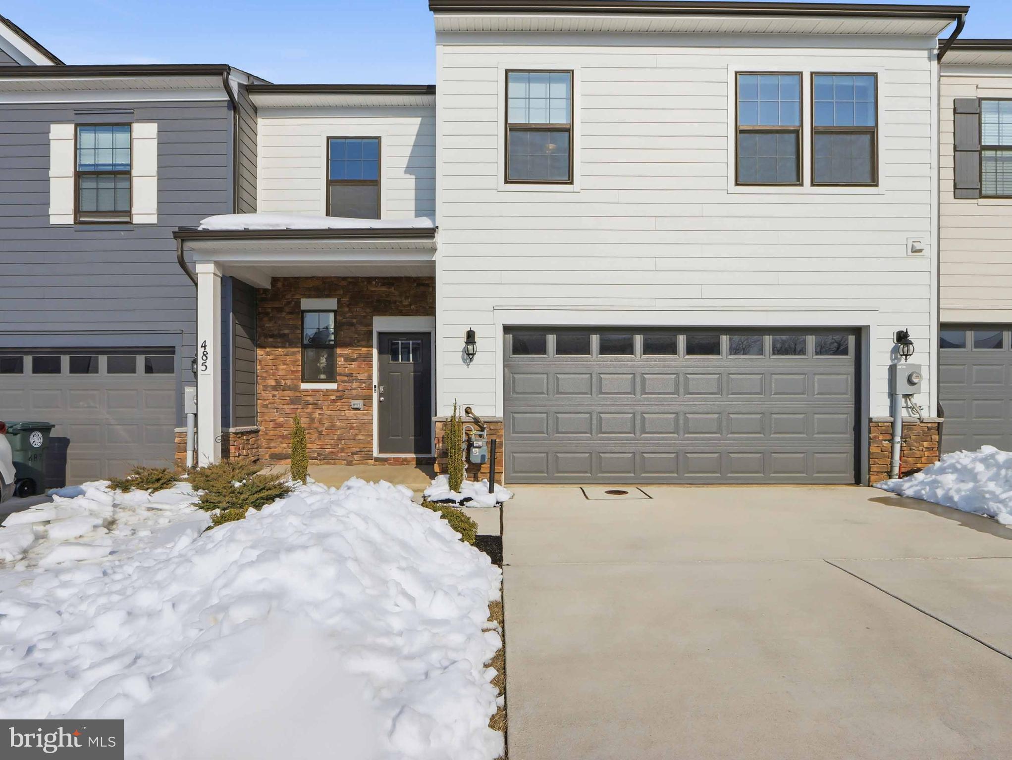 485 Hanson Street Frederick, MD 21701 - Photo 3 of 48 a backyard of a house