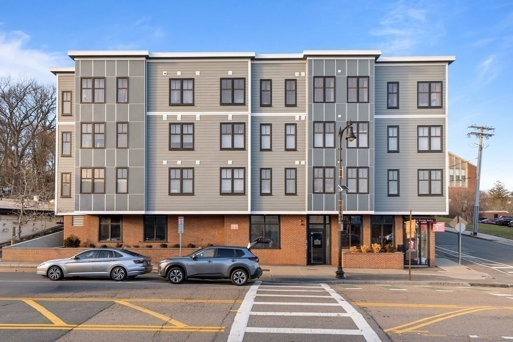 1721 Centre Street, Unit 304 Boston, MA 02132 - Photo 30 of 33