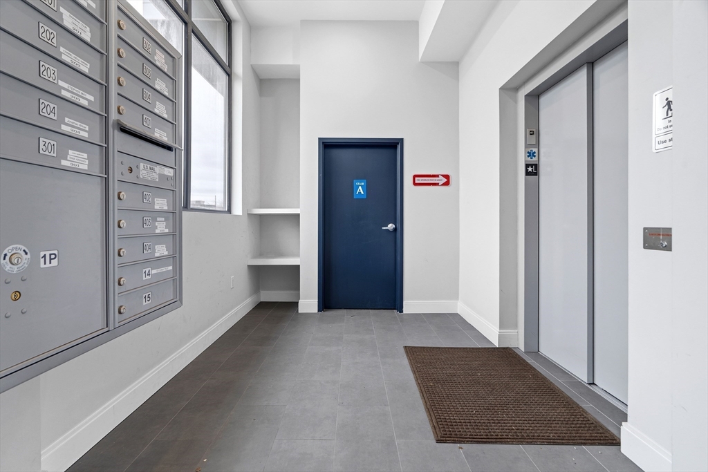 1721 Centre Street, Unit 304 Boston, MA 02132 - Photo 31 of 33