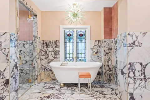 $2,400,000 | 201 Acacia Drive, Lafayette, LA 70508