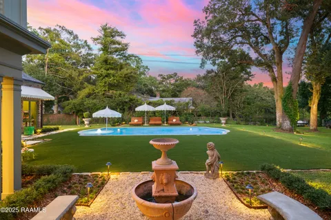 $2,400,000 | 201 Acacia Drive, Lafayette, LA 70508