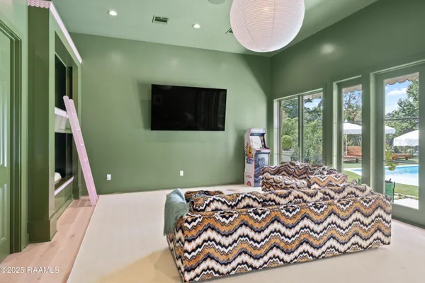 $2,400,000 | 201 Acacia Drive, Lafayette, LA 70508
