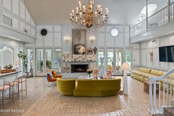 $2,400,000 | 201 Acacia Drive, Lafayette, LA 70508