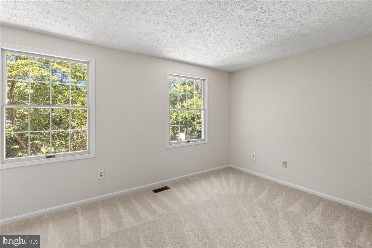7805 Roundabout Way Springfield, VA 22153 - Photo 31 of 45