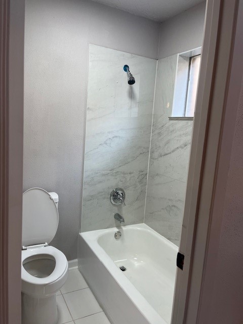 467 Buoy Road Webster, TX 77598 - Photo 10 of 23 Master bath with new tub and tiles