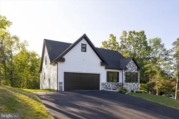 $3,995 | 111 Huntington Hills Lane, Fredericksburg, VA 22401