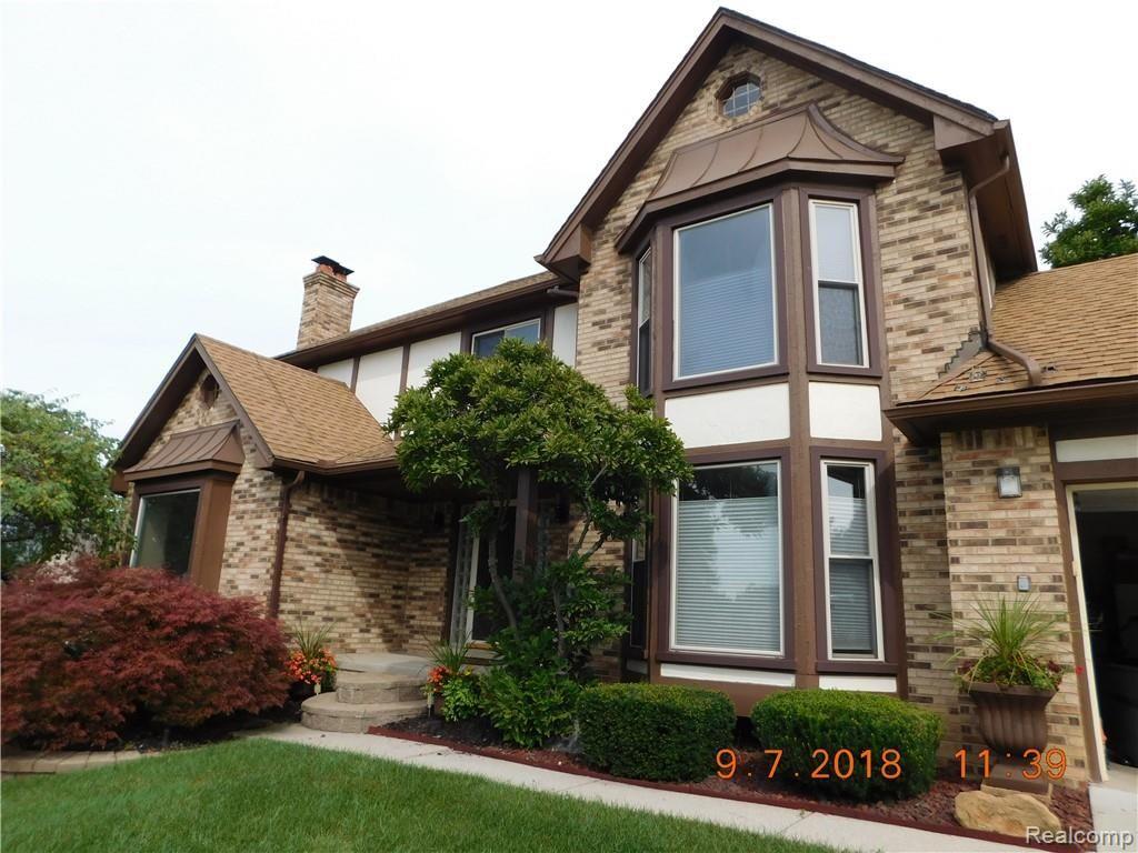 37335 Chesapeake Road Farmington Hills, MI 48335 - Photo 2 of 48
