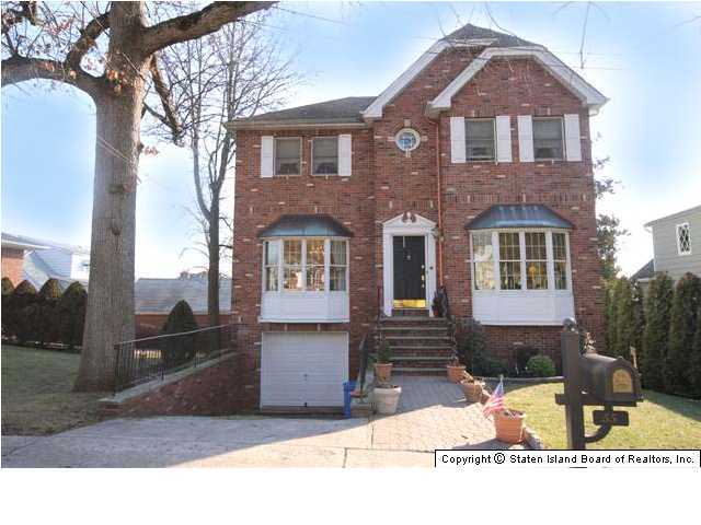 55 Dalemere Road Staten Island, NY 10304 - Photo 1 of 19 Primary Photo