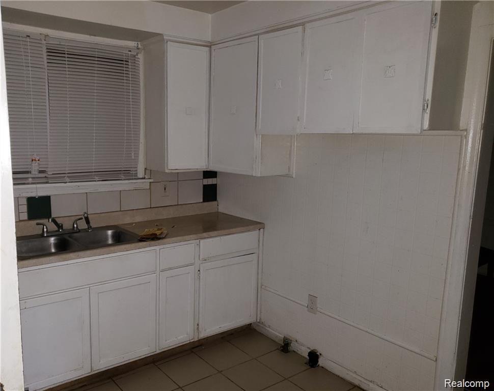 18074 Rutherford Street Detroit, MI 48235 - Photo 5 of 5 rutherford5.jpg