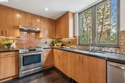 $999,000 | 438 West Grand Avenue, Unit 420, Oakland, CA 94612