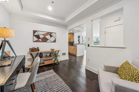 $999,000 | 438 West Grand Avenue, Unit 420, Oakland, CA 94612