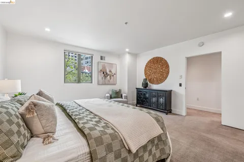 $999,000 | 438 West Grand Avenue, Unit 420, Oakland, CA 94612