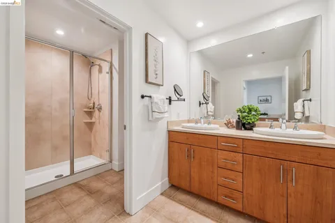 $999,000 | 438 West Grand Avenue, Unit 420, Oakland, CA 94612