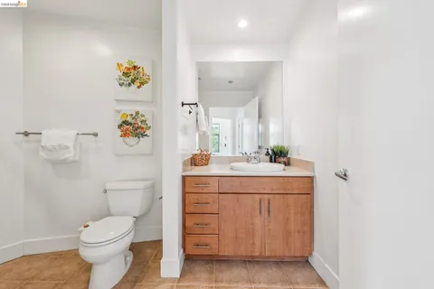 $999,000 | 438 West Grand Avenue, Unit 420, Oakland, CA 94612