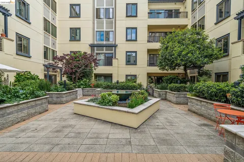 $999,000 | 438 West Grand Avenue, Unit 420, Oakland, CA 94612