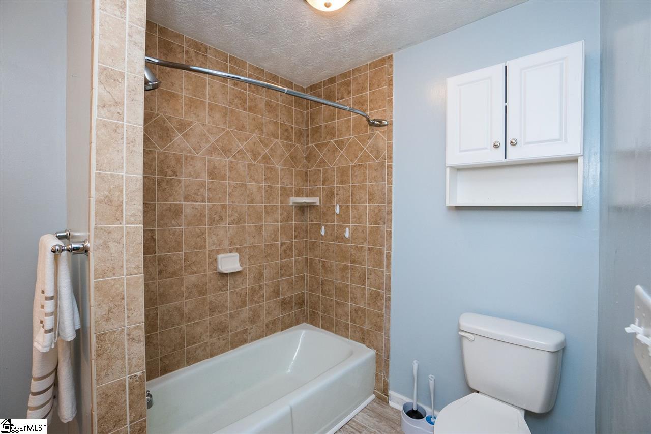 4442 Old Easley Bridge Road Easley, SC 29642 - Photo 14 of 28 Gallery Image 14