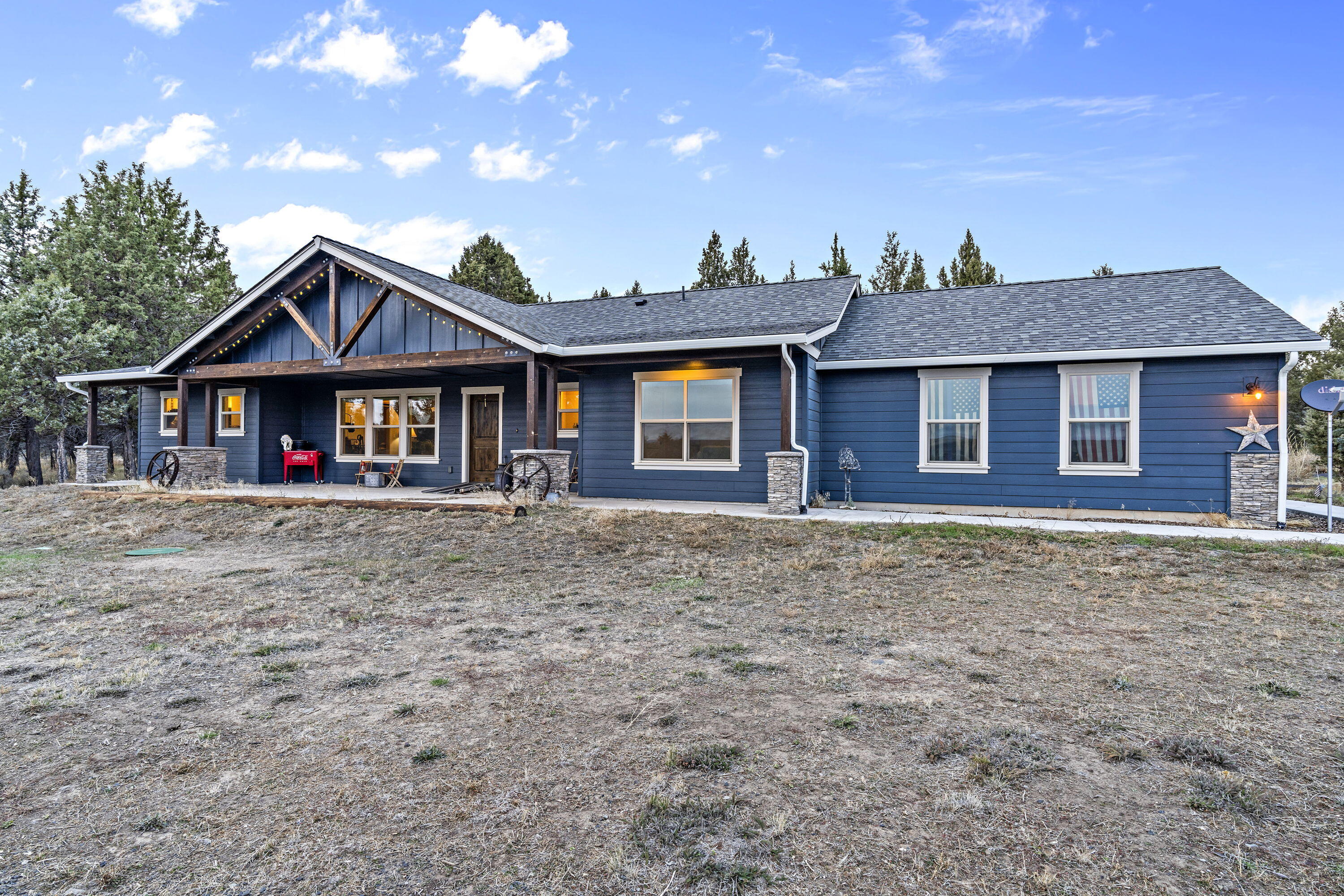 6811 Southeast Riverdance Road Prineville, OR 97754 - Photo 3 of 33 4_1__DSC3829 (1)