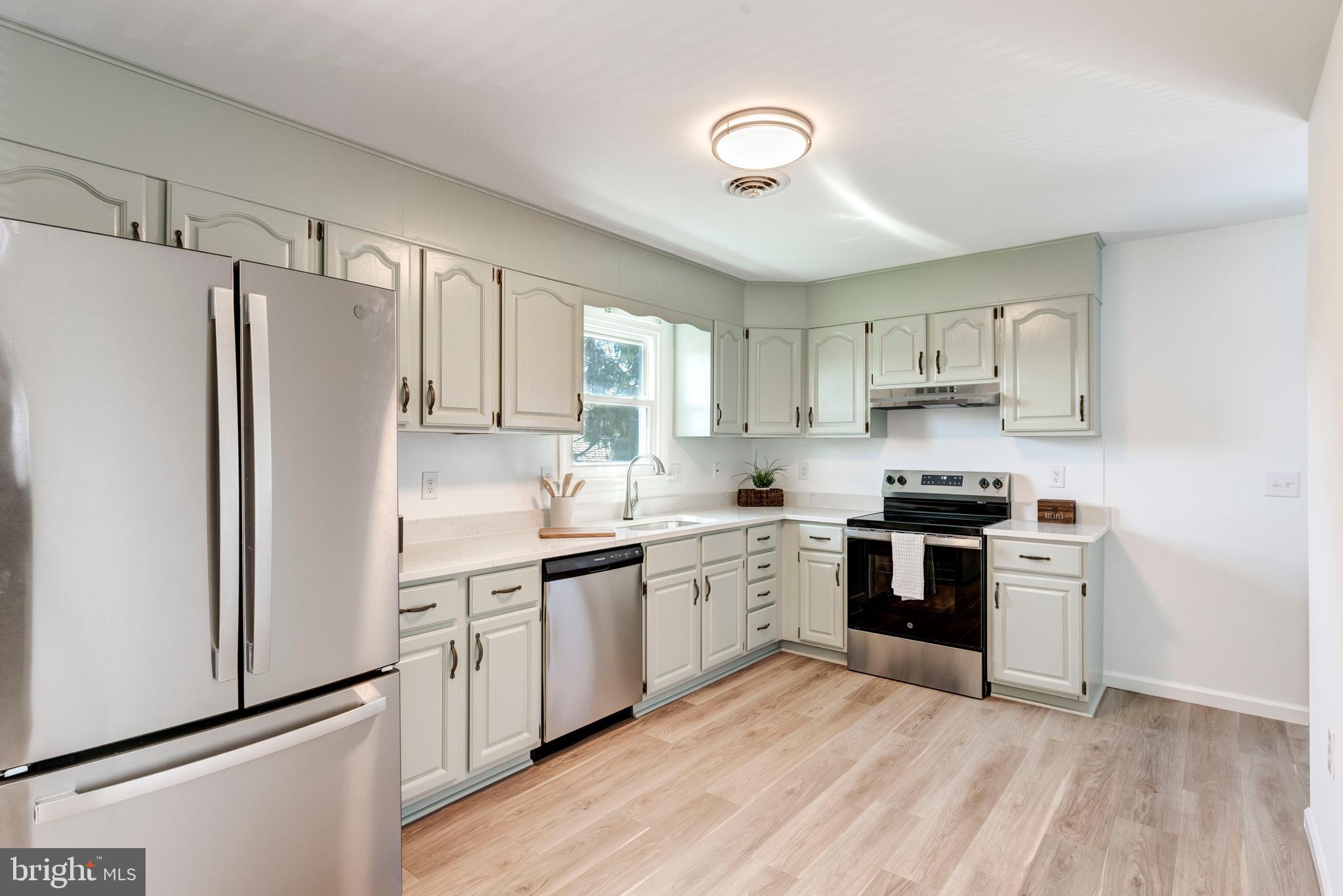 2807 Rachele Court Manchester, MD 21102 - Photo 15 of 31 New Stainless Appliances