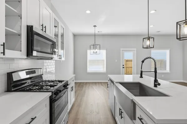 $2,499 | 412 Stonework Landing Lane, Houston, TX 77076